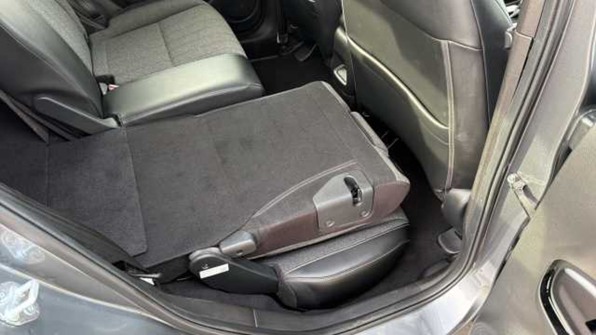 Honda Jazz 1.5 i-MMD Hybrid SR 5dr eCVT 