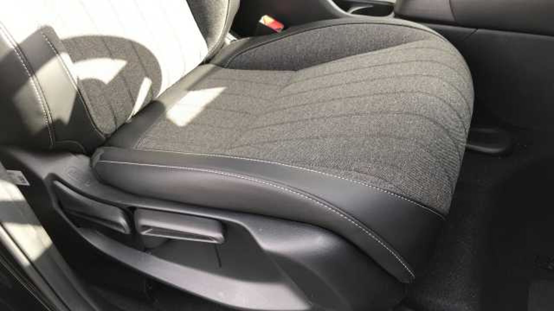 Honda Jazz 1.5 i-MMD Hybrid Advance 5dr eCVT 
