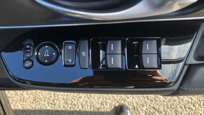 Honda CR-V 2.0 i-MMD Hybrid SR 2WD 5dr eCVT 